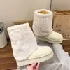 Botas de nieve peludas de suela gruesa para mujer, nuevo estilo invierno 2026, con forro de felpa añadido y diseño de media caña engrosado, que proporcionan calidez y resistencia al frío, adecuadas para el clima frío del noreste de China