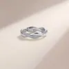 Anillo de Plata de Ley S925 con Moissanita para Mujer, Anillo Entrelazado de Diseño de Nicho de Lujo Ligero, Directo de Fábrica, Al por Mayor en Stock