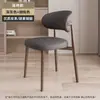 Silla de comedor de estilo nórdico de imitación de madera, moderna, sencilla, para el hogar, para internet, popular, para hoteles, restaurantes, ligera, de lujo, con respaldo suave y de hierro forjado.