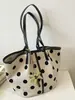 Bolsa de mano de lunares estilo coreano transfronteriza para mujer, nuevo diseño de nicho 2026, bolso de hombro de gran capacidad moderno para estudiante y persona que va al trabajo
