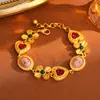 Set de Aretes, Collar y Pulsera de Flor de Diamante y Corazón Estilo Palacio Retro Cadena para Clavícula Collar de Lujo Ligero de Alta Gama para Mujeres