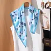 Lenço Quadrado Colorido Claro Suave de 70 cm para Mulheres, Novo Lenço de Seda para Primavera e Verão, Estilo Elegante, Combinado com uma Blusa, Pequeno Lenço de Pescoço Elegante, Versátil