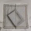 Pañuelo cuadrado estampado de leopardo bufanda coreana femenina de seda versátil pañuelo para el pelo bufanda retro flor de anacardo pañuelo cuadrado pequeño venta al por mayor