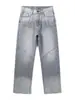 Roupas Masculinas Maple House / Coleção Outono/Inverno 2026: Jeans versátil, de corte solto, perna larga e corte reto, que valoriza a silhueta e é adequado para todos os tipos de perna.