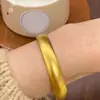 Loja de Ouro Mesmo Estilo Anel de Ouro Antigo Fassa Pulseira de Abertura Pulseira de Ouro Design com Senso Mulheres Leve Luxo Rosto Largo para Namorada