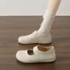 Sapatos Mary Jane Redondos de Couro Retro Femininos 2026 Outono Novo Estilosos Versáteis Sola Grossa Aumento Oculto de Altura Baixo Corte Sapatos de Salto