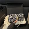 Bolso con Estampado de Leopardo Bolso de Mujer 2025 Nuevo Trendy Casual de Mano Pequeño Cuadrado Moda Europea y Americana Bolso de Hombro Cruzado para Mujer