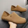 Zapatos de Hombre Otoño 2026 de Moda Versátiles sin Cordones Nueva Persona Perezosa para Viajar de Dos Maneras Birkenstock de Piel Zapatos Casuales