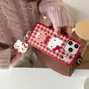 Estuche para Teléfono Móvil Apple 17Pro con Gatito y Oso de Cuadros Rojos Coreanos 16Promax Colgante 15 Lindo 14 Mujeres