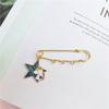 Estilo TikTok mesmo estilo fivela de sapato com letra broche de liga de zinco desenho animado personalidade casal pino grande sapatos bolsa cachecol pingente decorativo