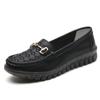 2024 primavera nova fivela de metal bordada transfronteiriça plus size sapatos de mãe plana preguiçosa tendão inferior slip-on ervilhas sapatos