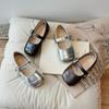 Meninas Retro Boca Rasa Pequenos Sapatos de Couro 2024 Outono Nova prata Princesa Mary Jane Sapatos Infantis Antiderrapantes