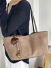 Bolso tote de color sólido mate para mujer, gran capacidad, bolso de mano nicho coreano, versátil para ir al trabajo, bolso de hombro y para debajo del brazo para mujer