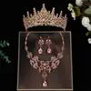 Conjunto Exquisito de Joias de Cristal para Noiva Três Peças Vestido de Festa Colar para Clavícula Brincos Coroa Adorno de Cabeça Vestido de Noite