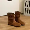 Botas Femininas Retrô com Salto Escondido Simples de Alta Qualidade Outono 2026 Botas Curtas de Camurça Botas da Moda Botas Curtas com Salto Grosso Marrom