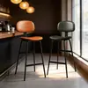 Bancos altos de bar modernos minimalistas com encostos de ferro, bancos altos para uso doméstico, bancos de bar de couro estilo luxo leve