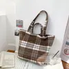 Bolso de Mano Nuevo de Lana Gran Capacidad Simple Estilo Reina Madre del Oeste Patchwork a Cuadros Bolso de Hombro