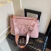 Bolsa feminina de nylon multicamadas estilo japonês, modelo 2025, moderna, casual, esportiva, com grande capacidade e versátil, ideal para usar no ombro ou na transversal.