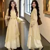 Vestido Longo Outono/Inverno Feminino Plus Size Suave, Falso Duas Peças, Decote V, Amarelo Versátil, Cintura Marcada, Emagrecimento, Vestido que Reduz a Idade