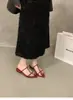Sandalias romanas de verano con diseño de tira fina de metal y cuero, punta fina, tira en T, tacón grueso, puntera abierta baja, estilo nicho