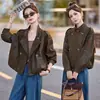 Colección de otoño 2026: chaqueta de gamuza cruzada nueva, simple, moderna y casual