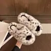 Nuevas Pantuflas Peludas de Manchas Otoño/Invierno 2026 para Uso en Casa en Interiores, Estilo Europeo y Americano, Pantuflas Peludas Abiertas de Contraste de Color para Mujer