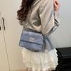 Moda 2025 Nova Bolsa Transversal Elegante Feminina Versátil Jeans Pequena Quadrada Retrô Acolchoada Corrente Mini Bolsa para Celular