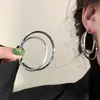 Aretes de aro liso exagerados europeos y americanos para mujer, temperamento nicho de lujo ligero, aretes con sensación de alta gama, aretes explosión de aguja de plata 925 al por mayor