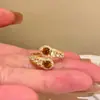 Anel Aberto Redondo de Zircônia Banhado a Ouro Real 14K Anel Versátil de Dedo Indicador Estilo Retro Luxo Leve Toque de Nicho High-End Joia para Mão