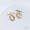 Oro amarillo claro de oro de 14 quilates micro-incrustado de circonita hebilla OT trébol de cuatro hojas pulsera collar de perlas hebilla de conexión de acabado accesorios diy