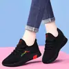 Novos Tênis Esportivos Primavera 2025 Sapatos de Malha Femininos Versáteis de Malha Confortáveis Sola Macia Leves Casuais para Corrida Viagem Femininos
