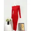 Vestido de tricô vermelho para mulheres, novo estilo outono/inverno, justo ao corpo, elegante, com gola alta discreta, vestido suéter longo