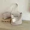 Bolso tejido de gran capacidad para mujer, nuevo estilo verano 2026, bolso cruzado de un solo hombro casual de alta gama, bolso de mano casual para el trabajo