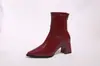 Botas Martin Femininas Retro Francesas Bico Fino 2026 Outono/Inverno Novo Estilo Salto Grosso Zíper Traseiro Botas Curtas Botas Femininas Botas Emagrecedoras Tendência