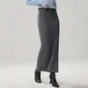 Nueva colección de otoño e invierno: una falda de punto de cachemira de hilo doble de siete agujas, gruesa, de corte ajustado, que favorece la figura y a la moda, de largo hasta la rodilla, con adornos de botones