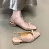 Sandálias quadradas de salto grosso com laço e bico quadrado estilo francês para mulheres, sapatos de verão 2025 com corte baixo e sem calcanhar