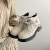 Botas Chunky de Salto Retrô Emagrecedoras para Mulheres, Novo Modelo Outono 2026, Aumenta a Altura para Mulheres Baixinhas, Versátil com Saias, Botas Martin com Solado Macio