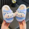 Pantuflas de dibujos animados y zapatos de algodón para niños y niñas, pantuflas de algodón cálidas y gruesas estilo familiar para el hogar, disponible para dropshipping