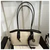 Bolsa Feminina Retrô Texturizada Casual de Grande Capacidade 2024 Outono e Inverno Nova Bolsa de Ombro/Mão Simples para o Dia a Dia