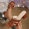 Sandálias de Estilo Único para Mulheres, Nova Moda 2025 Salto Grosso Salto Alto para Uso ao Ar Livre