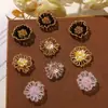 Cuentas Tubulares de Lujo Ligero Vintage Flor Hueca Margarita Pendientes DIY Tachuelas Clips Laterales Funda de Teléfono Decoración de Flor para Zapatos Accesorios