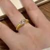 Como una Mariposa en la Naturaleza, Anillo Vintage con un Estilo de Dinero Viejo a la Moda, Anillo Dorado con un Toque de Lujo Ligero y Sensación de Alta Gama, Anillo Abierto