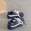 Design Versátil Estilo Campus Sapatos Brancos para Mulheres 2025 Novo Popular Outono Nicho Sapatos de Treinamento Moral Sapatos Casuais