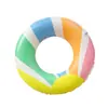 Flotador inflable transparente de estilo minimalista con rayas blancas, engrosado y equipado con asas de seguridad, perfecto para las vacaciones.