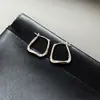 Pendientes Cuadrados Geométricos Chapados en Oro Real Estilo Europeo y Americano para Mujer, Pinzas Metálicas Exageradas de Personalidad de Gama Alta, Pendientes Estilo Celebridad de Internet