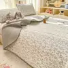 Colcha Estampada em Gaze de Camada Dupla com Toque de Desenho Animado, Espessa e Acolchoada para Todas as Estações, Lençol de Cama Antiderrapante, Cobertura de Cama Tatami Kang, Conjunto de Três Peças