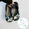 Accesorios para zapatos Croc, piezas para armar tú mismo, flores metálicas tridimensionales de lujo ligero con diamantes y perlas, hebillas de zapato desmontables, decoración de superficie de zapato