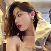 Hermosos pendientes blancos esmaltados para mujer, exagerados, florecientes, dulces y frescos, estilo Hong Kong, pendientes personalizados con cara redonda.