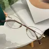 Armações de Óculos Modelo Bl em Titânio Puro Han Xuezhen para Homens e Mulheres, Adequadas para Óculos de Grau Olho de Gato, Óculos de Grau Estilo Old Money, Personalização Profissional de Óculos