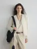 Roupas Zhengqite/Outono/Inverno 2026 Novo Cardigan de Tricô com Decote V "Zizai Rong" com Toque de Caxemira e Lã de Ovelha